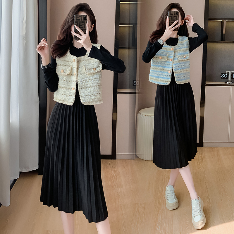 2024 Autumn Two-Piece Vest and Pleated Dress Set