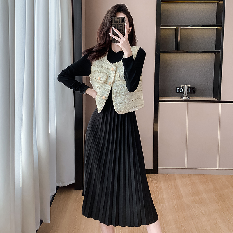 2024 Autumn Two-Piece Vest and Pleated Dress Set - Image 5