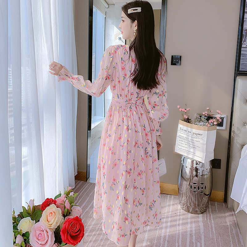 2024 Autumn V-Neck Lantern Sleeve Ruffle Dress with Botanical Print and Gold Accents - Image 3