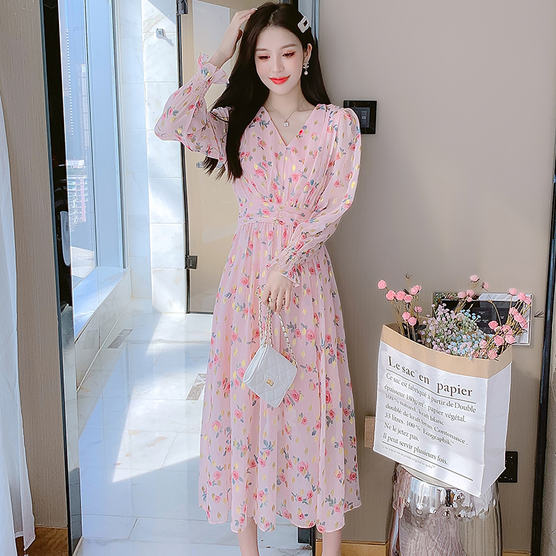 2024 Autumn V-Neck Lantern Sleeve Ruffle Dress with Botanical Print and Gold Accents - Image 5