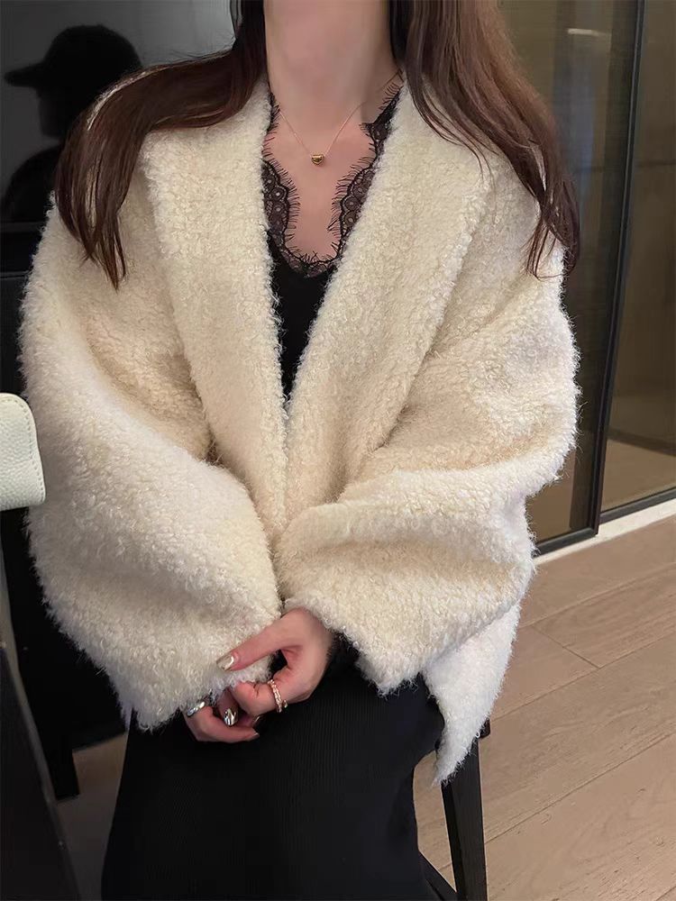 German Velvet Lace Spliced V-Neck Women's Slim Fit T-Shirt 2026 Summer - Image 3